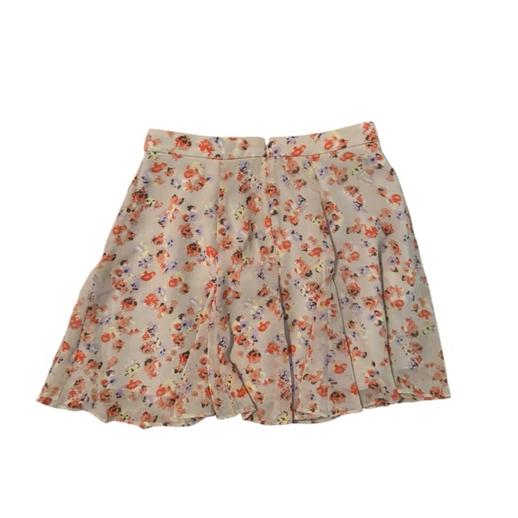 NWT Women's BCBGeneration multicolored Pink floral mini skirt size 2 - Picture 3 of 6